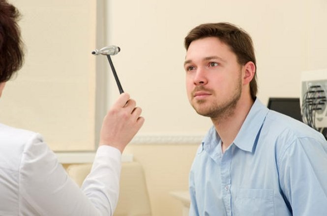 Осмотр у невролога