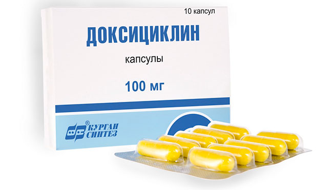 При использовании Доксициклина в качестве профилактики развития инфекции, препарат необходимо запивать большим количеством воды, чтобы избежать раздражения пищевода при растворении оболочки