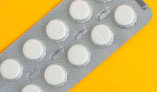 Стандартное дозирование начинается с назначения 0,2 мг одноразово утром