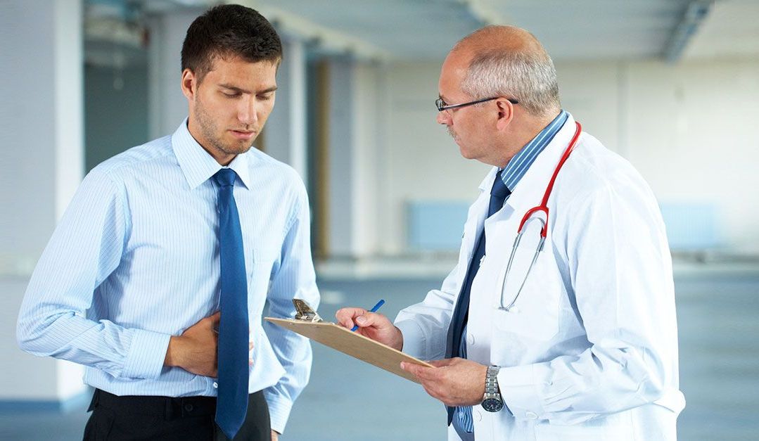 К гастроэнтерологу можно обратиться в районную поликлинику или же в частный медицинский центр