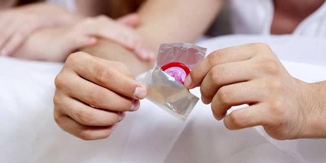 Герпес преимущественно передаётся половым путём. Что делать? - Используйте средства барьерной контрацепции