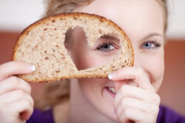 ЛЕсли после потребления продуктов с высоким содержанием глютена вы плохо себя чувствуете, у вас болит живот и появляется общая слабость – сходите к гастроэнтерологу