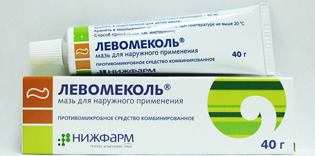 Левомеколь - комбинированное средство с противобактериальным и иммуностимулирующим действием, в отличие от Банеоцина, Левомеколь противопоказана женщинам при беременности и в лактационный период