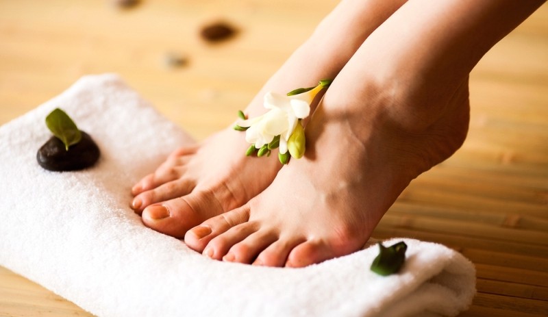 В природной аптечке можно найти эффективные и более безопасные рецепты от отечности ног