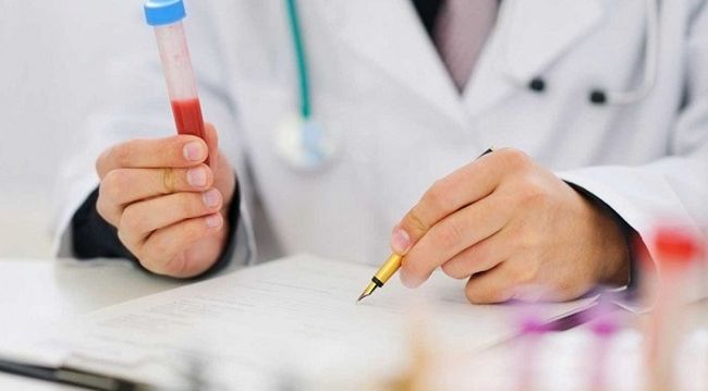 Повысить уровень гемоглобина можно медикаментозным способом и народными методами
