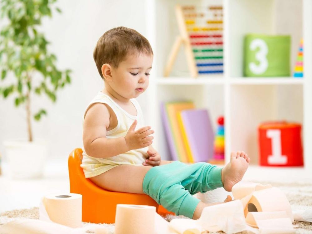 Иногда причины расстройства могут быть безобидными. При этом состояние проходить довольно скоро и не осложняется дополнительной симптоматикой 