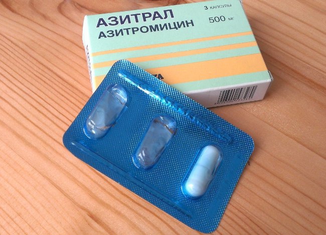 Азитрал - аналог Сумамеда, имеет тот же состав и аналогичные показания к применению