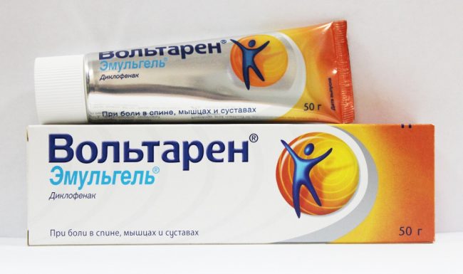 При местном применении препарат оказывает обезболивающий, противовоспалительный и противоотечный эффект. Применение препарата при травмах способствует регенерации клеток соединительной ткани связок и суставов