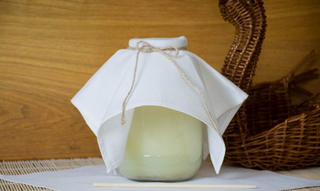 Одним из самых популярных является рецепт приготовления кваса на дрожжах